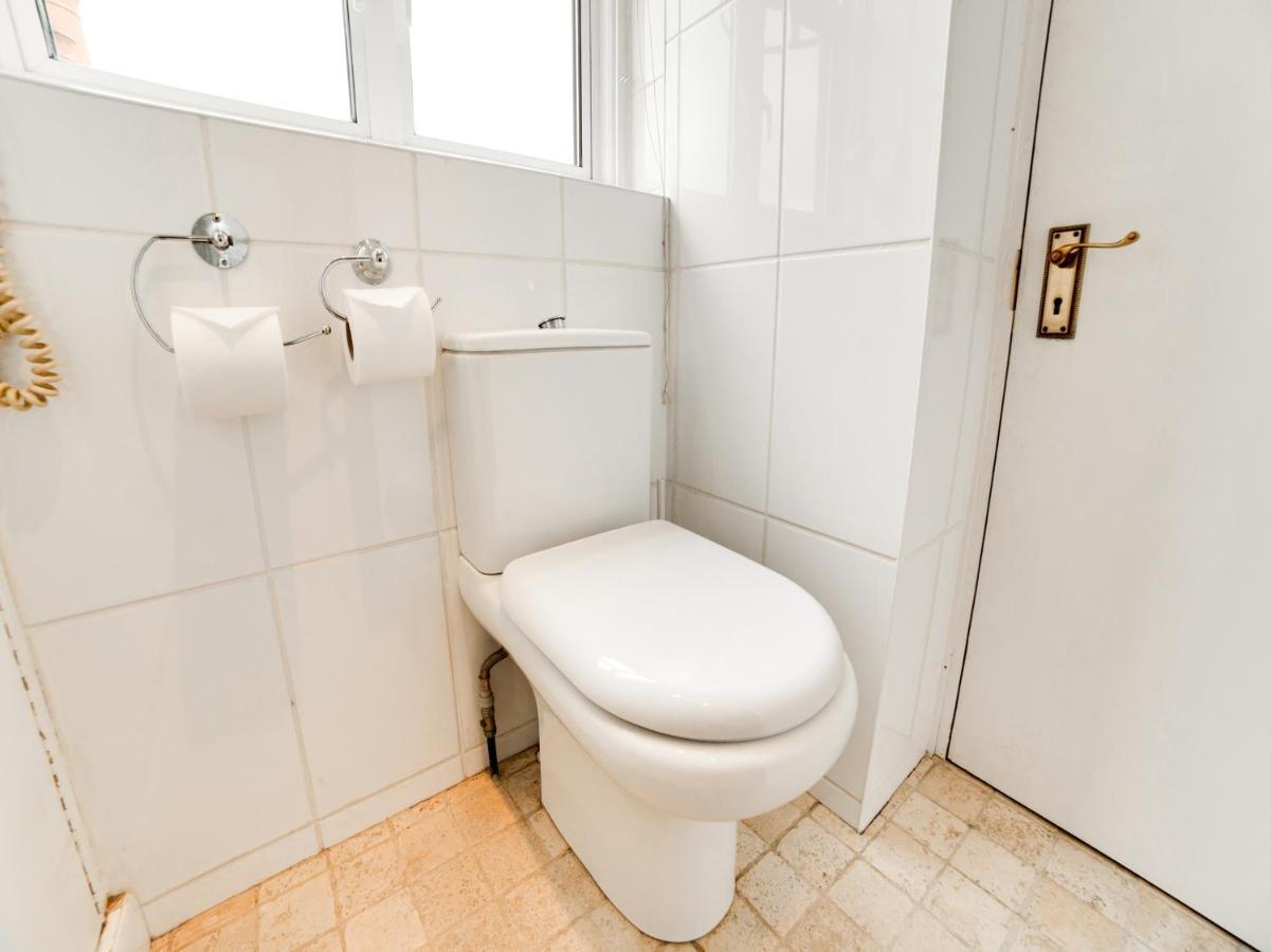 Oyo London Lodge Quarto foto